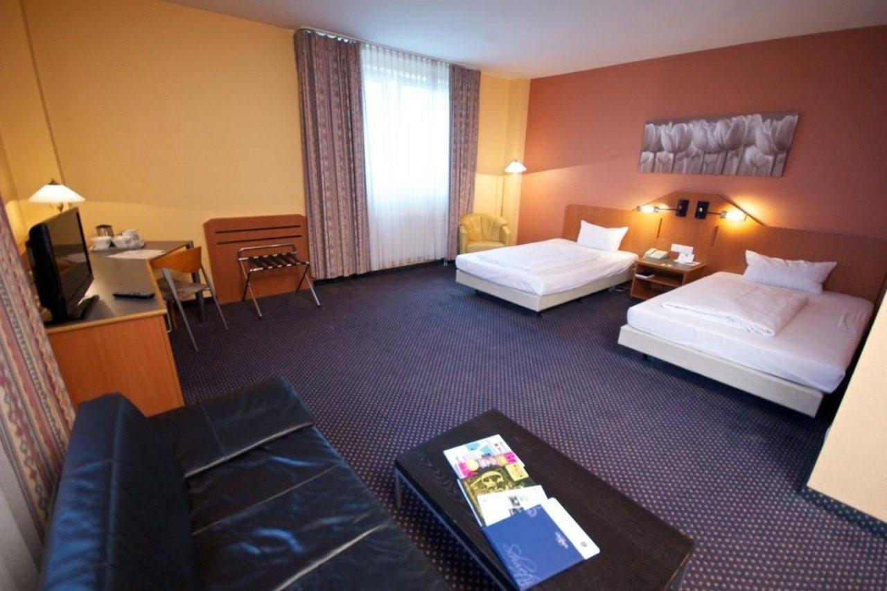 Arcadia Hotel Heidelberg Schwetzingen Exterior foto